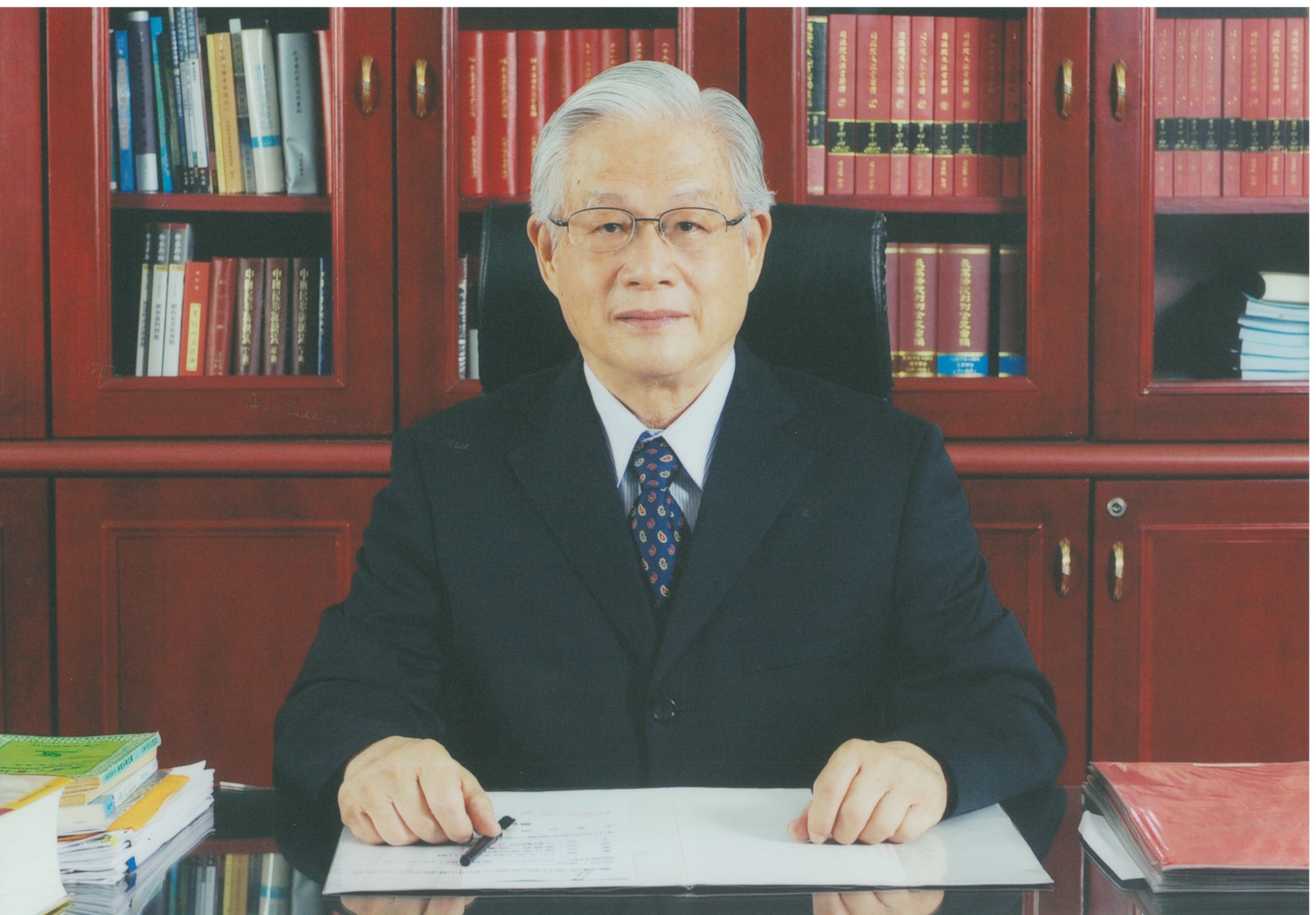 臺灣高等法院高雄分院第8任院長黃金石